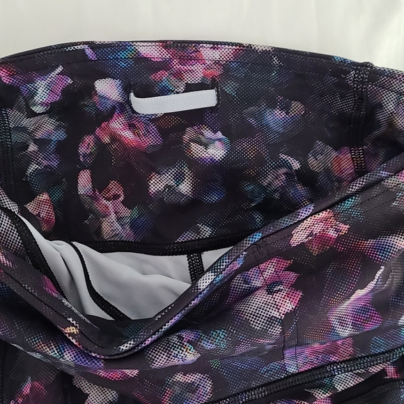 Lululemon Fast and Free 25", size 4 - Picture 6 of 9